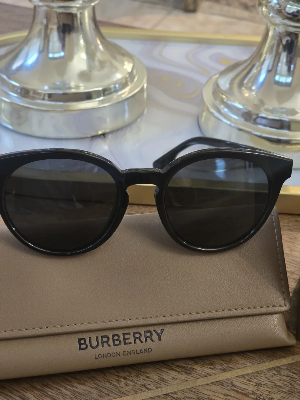 Burberry Men's Black Frame Sunglasses with Tan Case With Small Damage